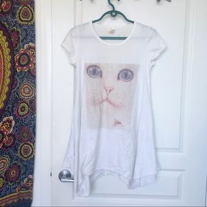 White flowy drapey casual Cat Print Tee -S/M